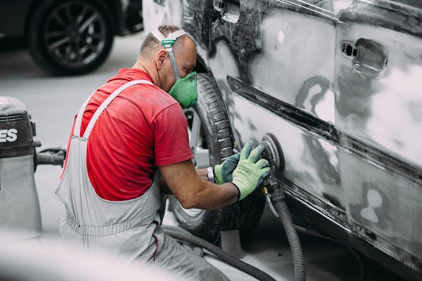Что из себя представляет кузовной ремонт автотехники?