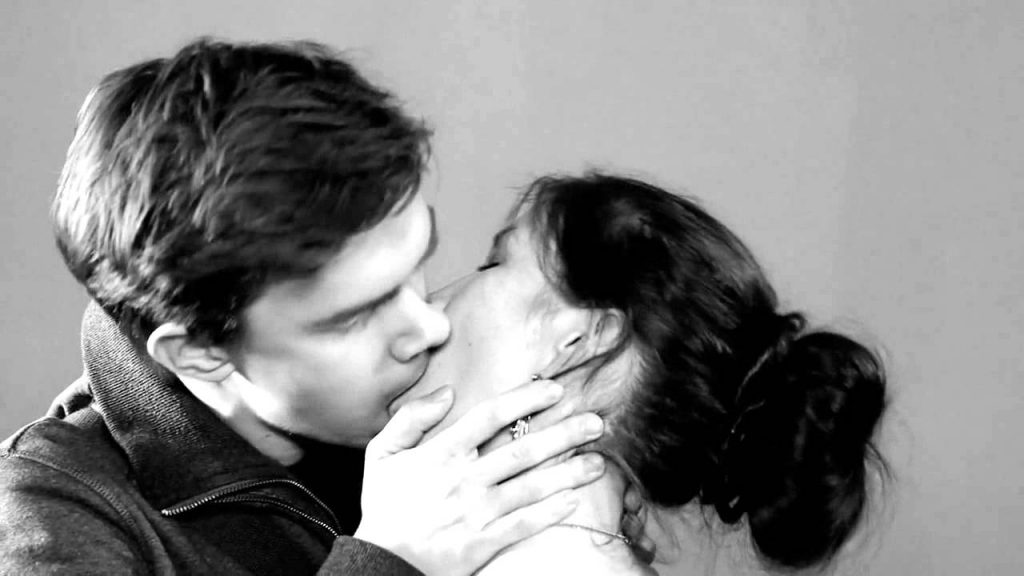 [:ru]Универсальный совет по поцелую с девушкой[:]