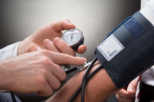Что влияет на изменение кровяного давления?