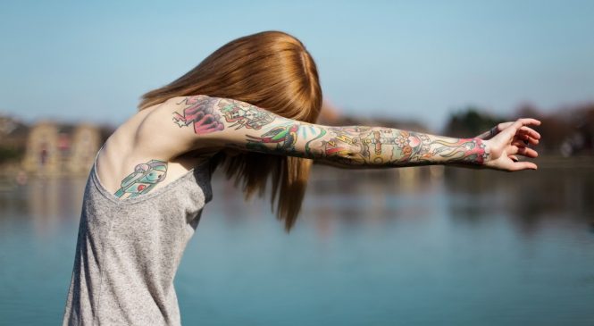 Девушки, это три вещи, которые вам нужно знать, прежде чем принимать решение о татуировке