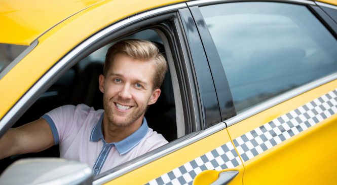 Что выбрать для работы в такси: машину компании или свой автомобиль?